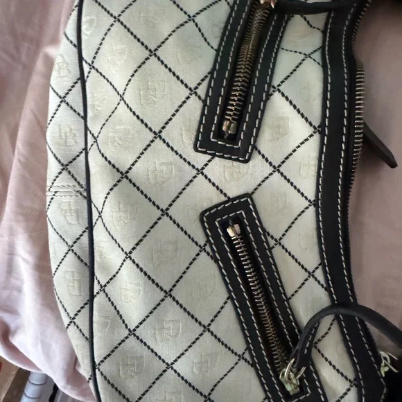 Dooney & Bourke Black and Cream Shoulder Bag - Picture 5 of 9